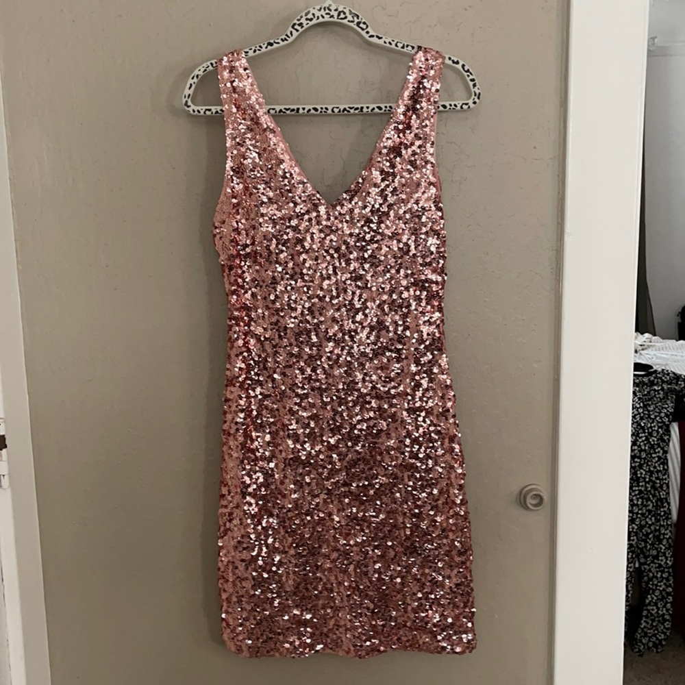 Rose gold sequin party dress. Size XL.